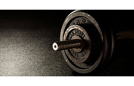 ¿Cómo vestirse para el gimnasio? Reglas para elegir la ropa de entrenamiento.